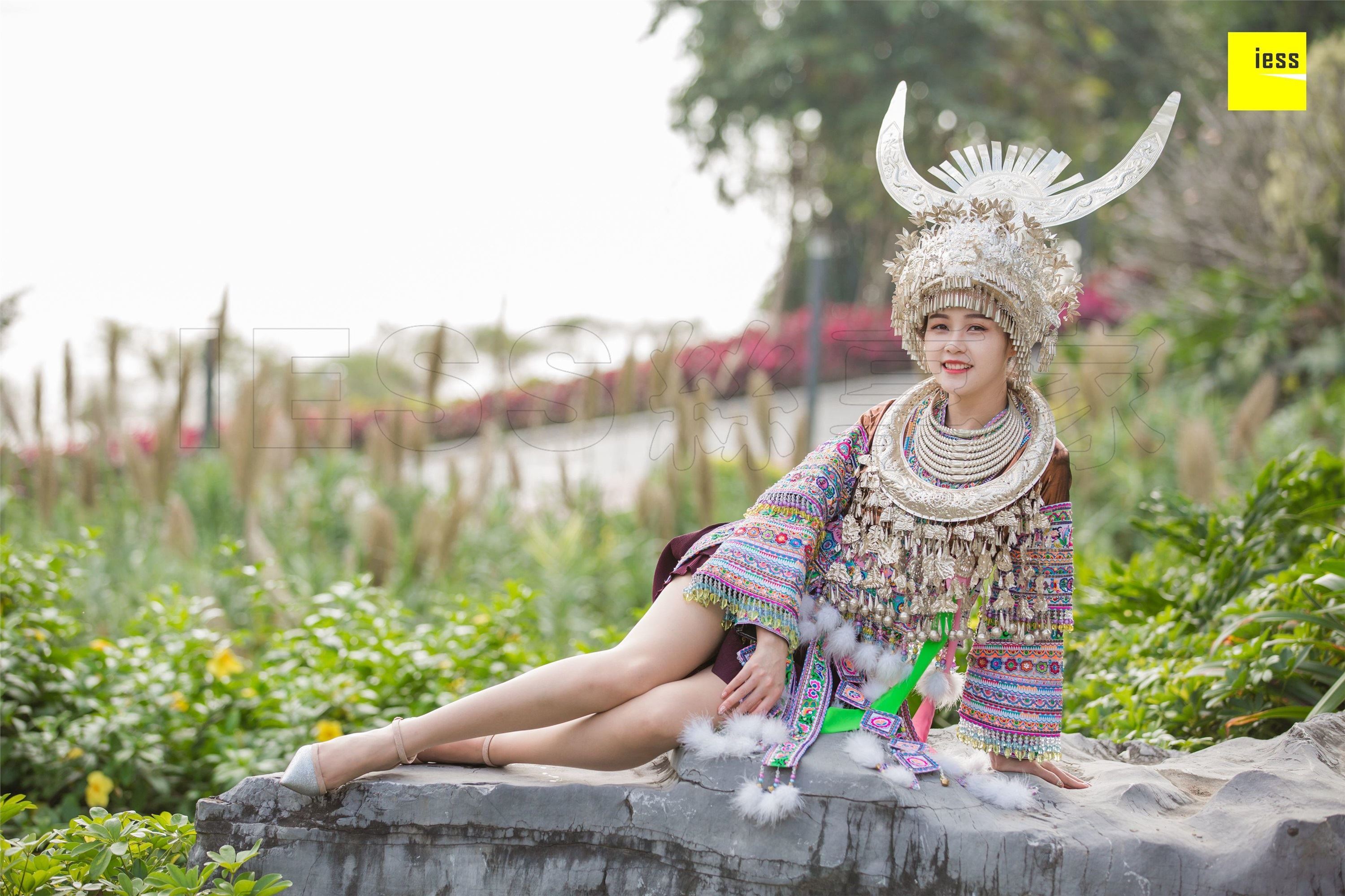 IESS异思趣向 2018.12.04《魔鬼周三》特刊45期：九妹- 穿丝袜的苗族九妹